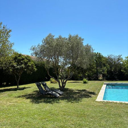 Studio En Provence Avec Piscine La Barben Esterno foto